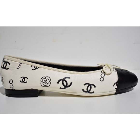 Chanel 23P White Black CC Coco Logo Cap Toe Bow Tie Ballet Ballerina Flat 38 - Picture 1 of 12